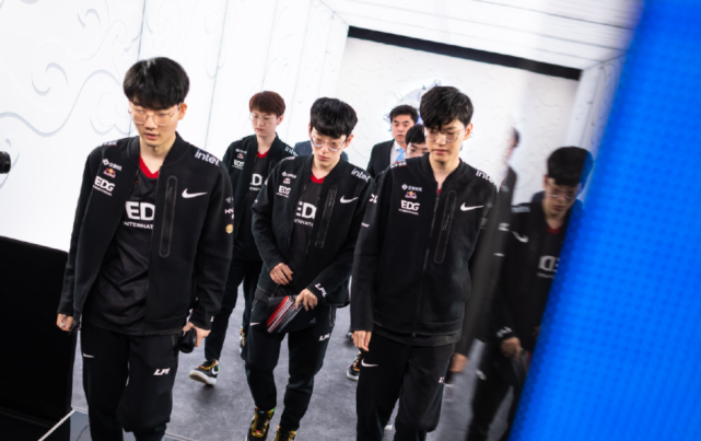 一如既往 一如既往