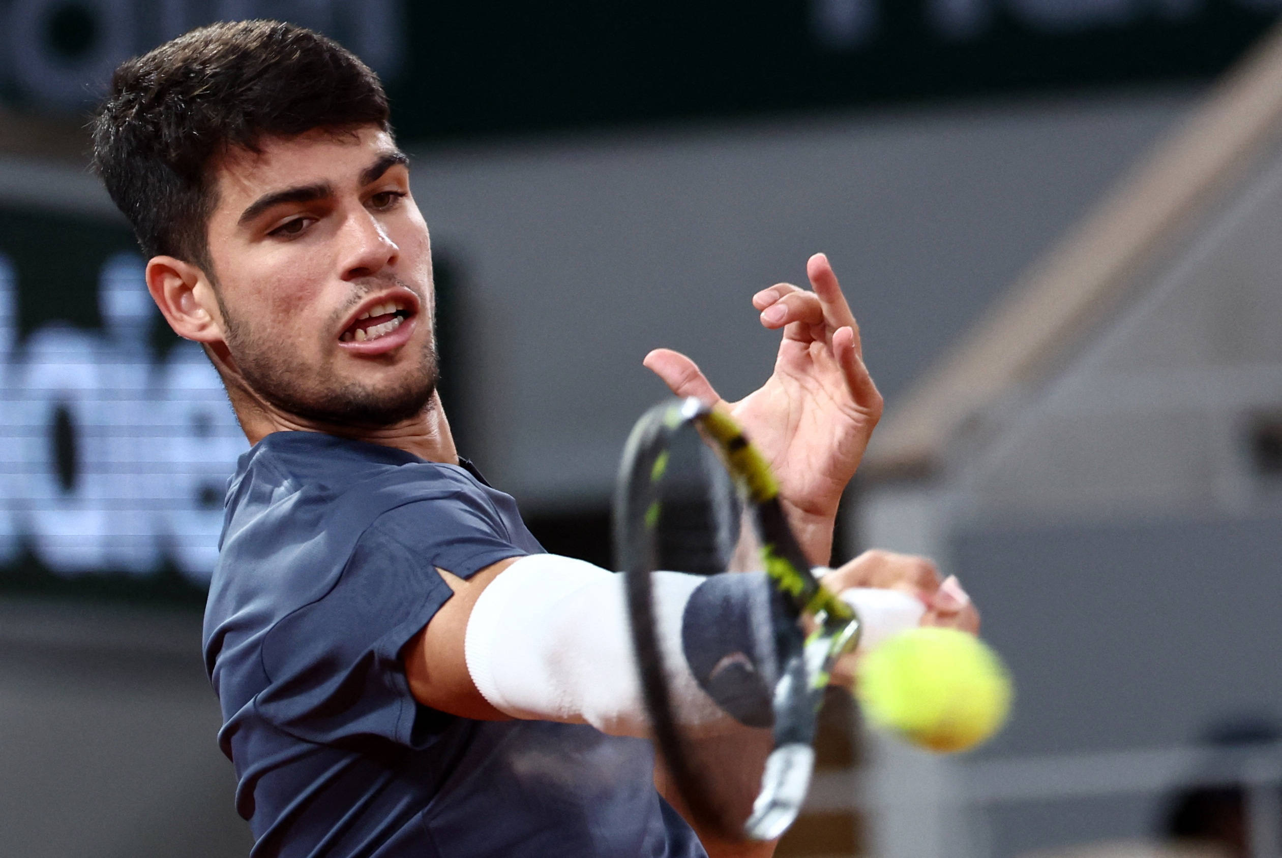 沉稳的形象 沉稳的形象